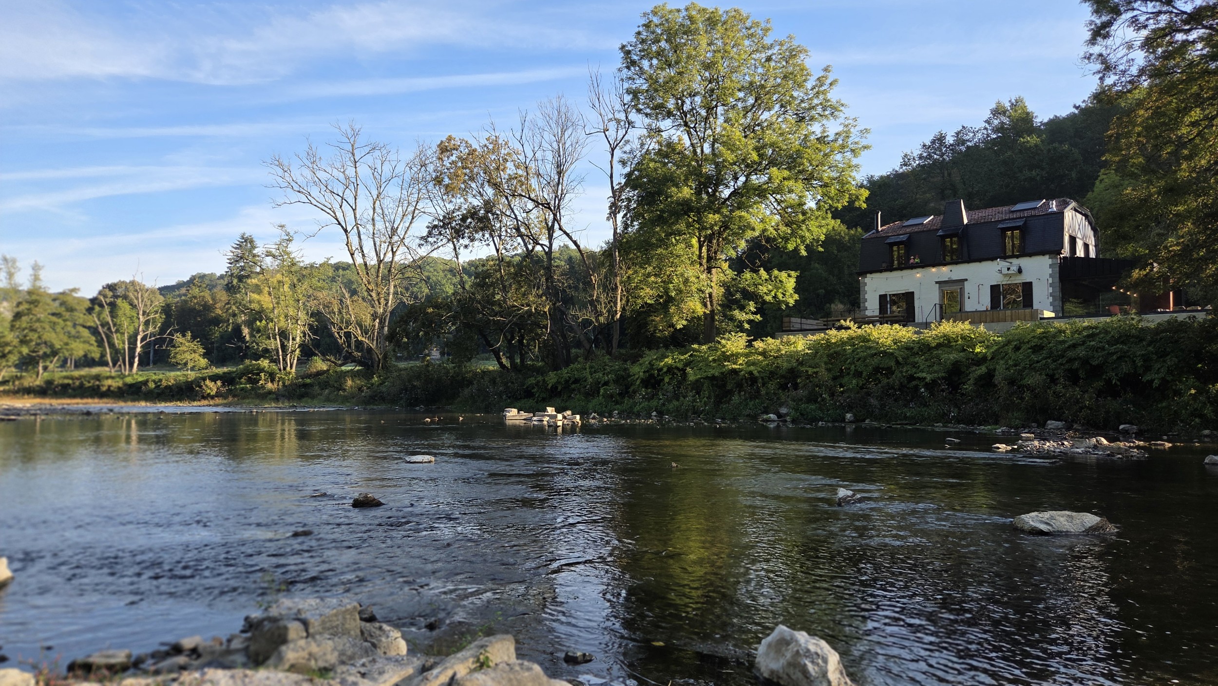 Le CASTEL au bord de l’Ourthe à Esneux